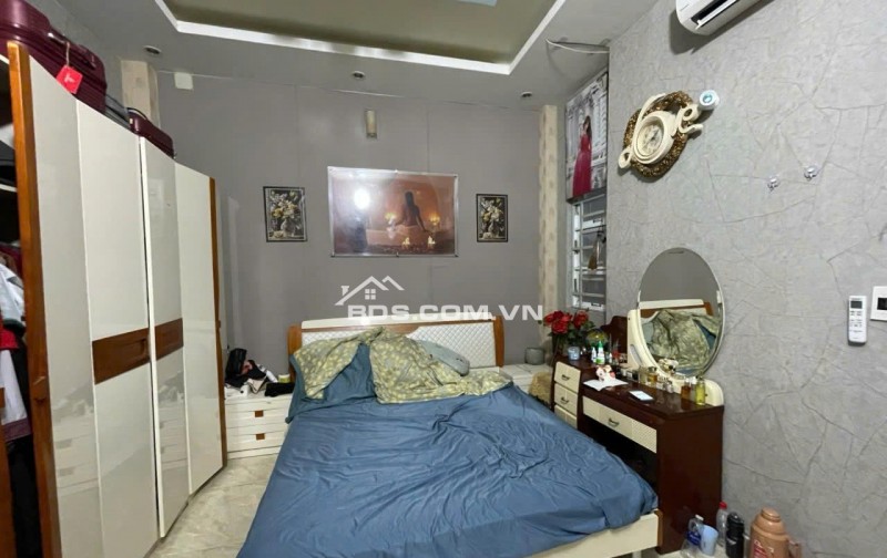 Bán nhà 4 Tầng HXH Thông tứ phía, 56m2, 4PN, P.4 Tân Bình. Chỉ 9 Tỷ còn TL với chính chủ.